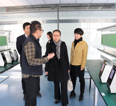 人民日?qǐng)?bào)天津分社社長(zhǎng)富子梅一行到訪(fǎng)諾邁科技參觀(guān)調(diào)研